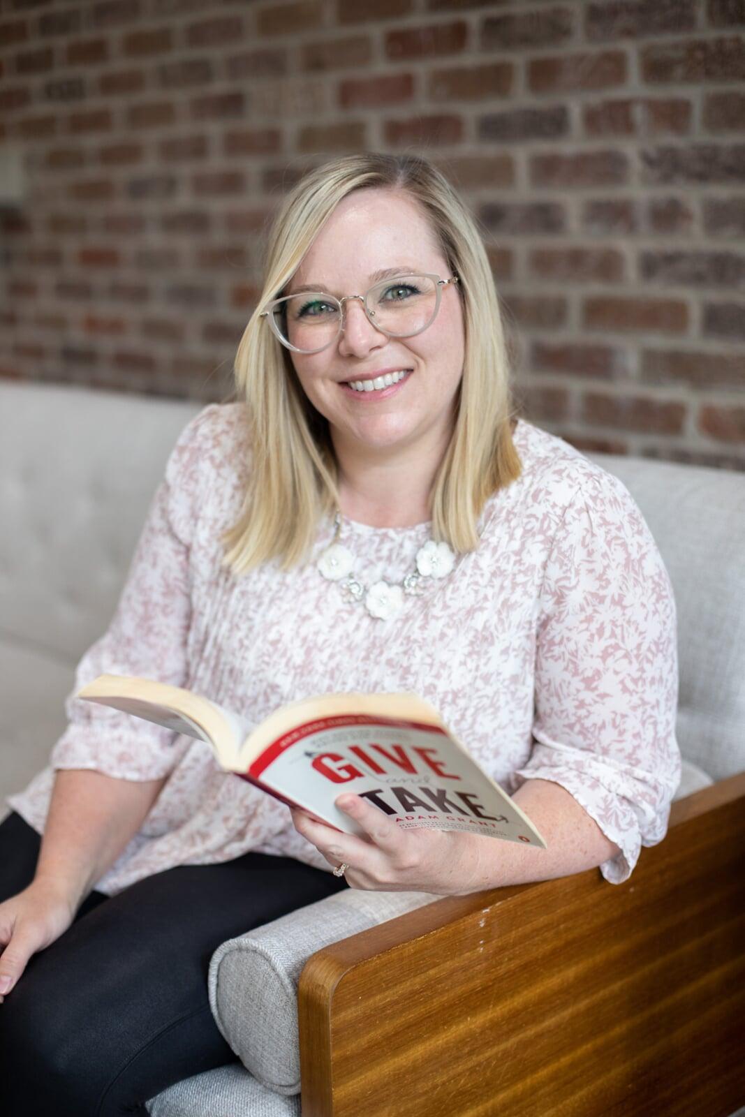 Lisa Plan is an award winning Career Coach. 